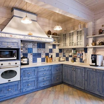 Синяя кухня в стиле кантри