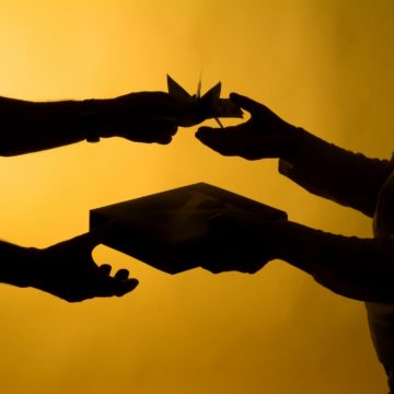 Если вы хотите избавиться от каких-то ненужных вещей, то вам это готов обеспечить сайт обмена вещами