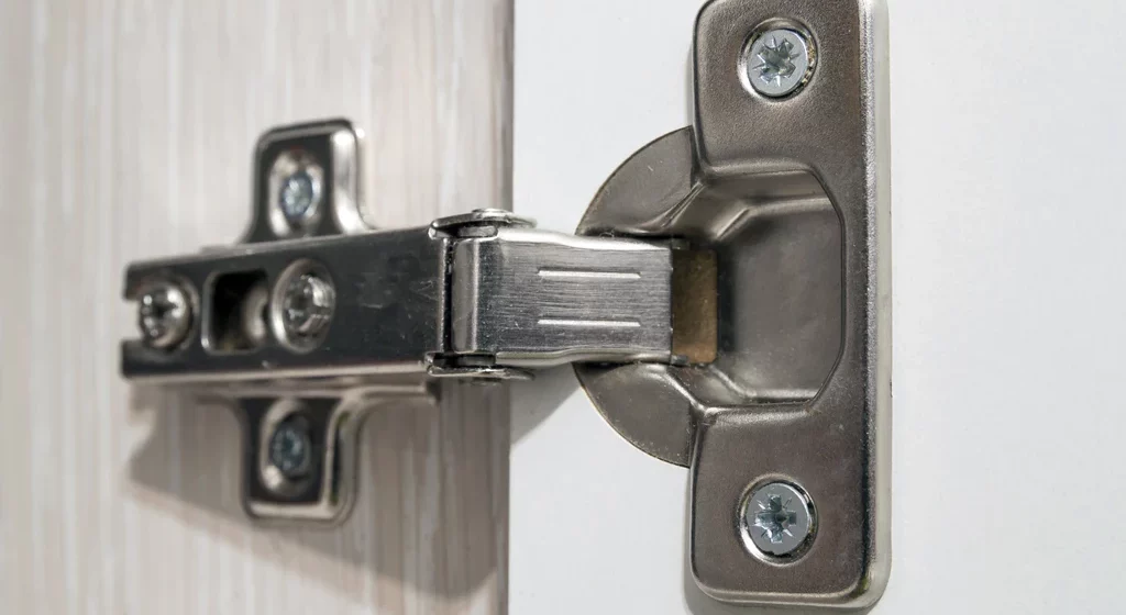 Вкладные петли для мебели